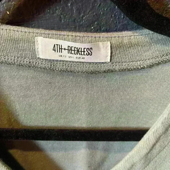 Women’s 4th & Reckless Sage Green Kennedy Button Up Crop Sweater Large - Picture 2 of 4